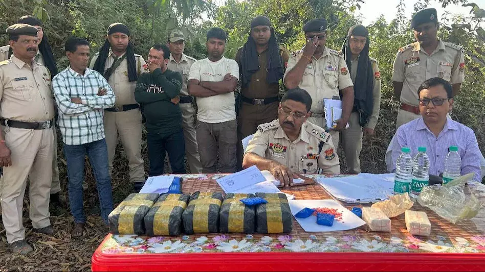 असम के तीन निवासी त्रिपुरा में 5 करोड़ रुपये की याबा टैबलेट के साथ गिरफ्तार