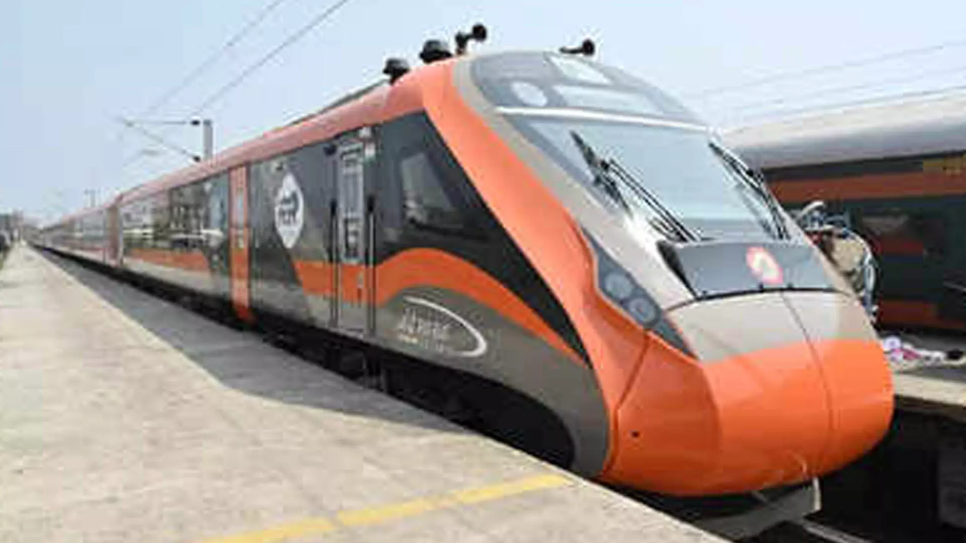 10 नई वंदे भारत एक्सप्रेस ट्रेनें! पीएम मोदी, नई वंदे भारत ट्रेनों को दिखाई हरी झंडी