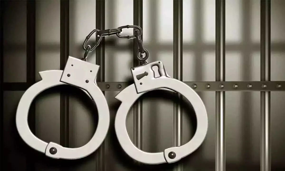 फर्जी पासपोर्ट मामले में चार में से तीन पुलिसकर्मी गिरफ्तार
