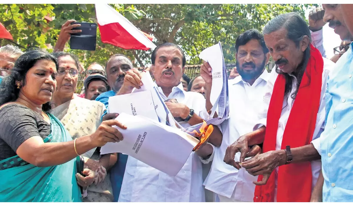 केरल में सीएए विरोधी मार्च निकालने वाले प्रदर्शनकारियों पर 691 लोगों पर मामला दर्ज