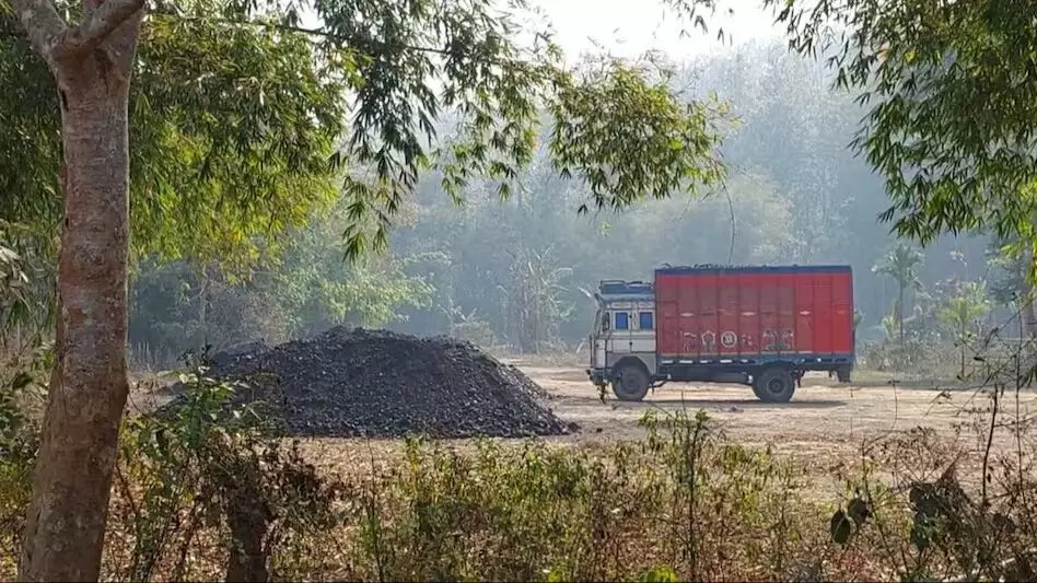 बोको में अवैध कोयला परिवहन और ओवरलोडिंग पर हाहाकार