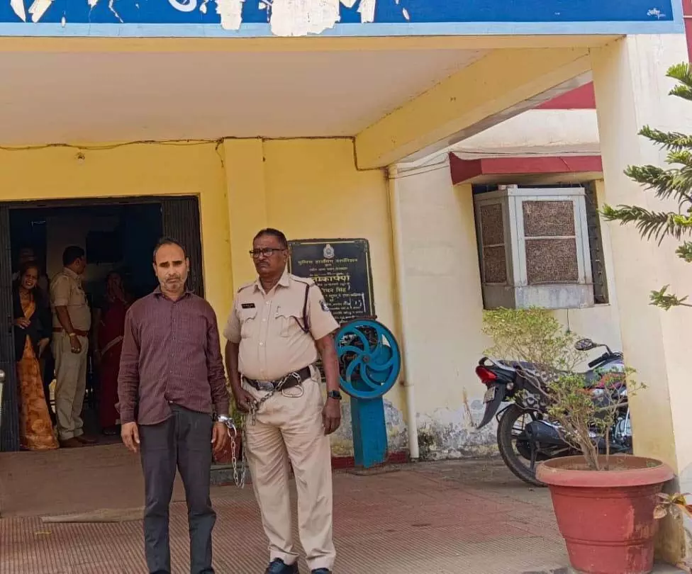 रायपुर में हाउसिंग बोर्ड कॉलोनी के पीछे पकड़ाया अवैध शराब, आरोपी गिरफ्तार