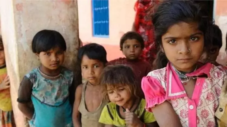 राज्य सरकार दो लड़कियां पैदा होने पर दे रही हैं 30 हजार रुपये