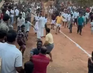 भारत में अफ्रीकी फुटबॉलर की भीड़ ने की पिटाई, वीडियो वायरल