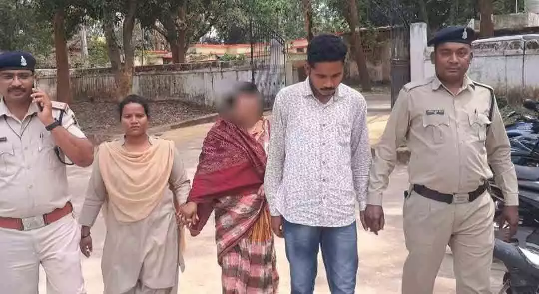 कार सवार पति-पत्नी गांजा के साथ गिरफ्तार, 7 लाख का माल जब्त