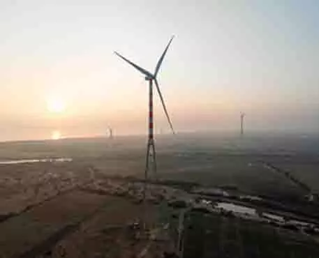 अडाणी ग्रीन एनर्जी ने गुजरात में 300 मेगावाट की पवन ऊर्जा परियोजना की पूरी