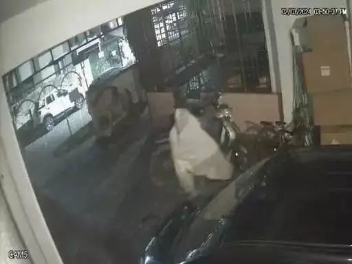 रायपुर के व्यापारी ने चोर को पकड़ा, आरोपी निकला पुराना कर्मचारी