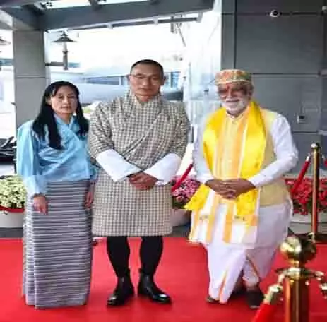 भारत पहुंचे भूटान के प्रधानमंत्री, दोनों देशों के रिश्तों को देंगे मजबूती