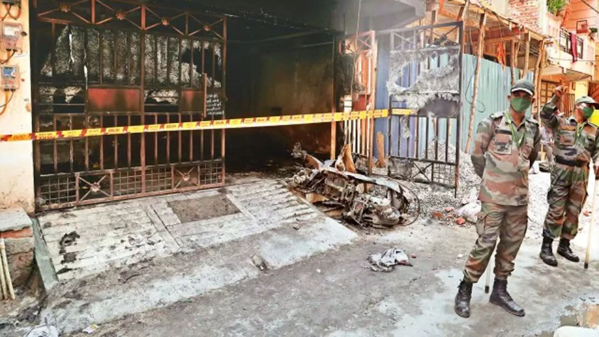 शाहदरा बिल्डिंग में आग लगने से दो नाबालिग लड़कियों, नवविवाहित जोड़े की मौत