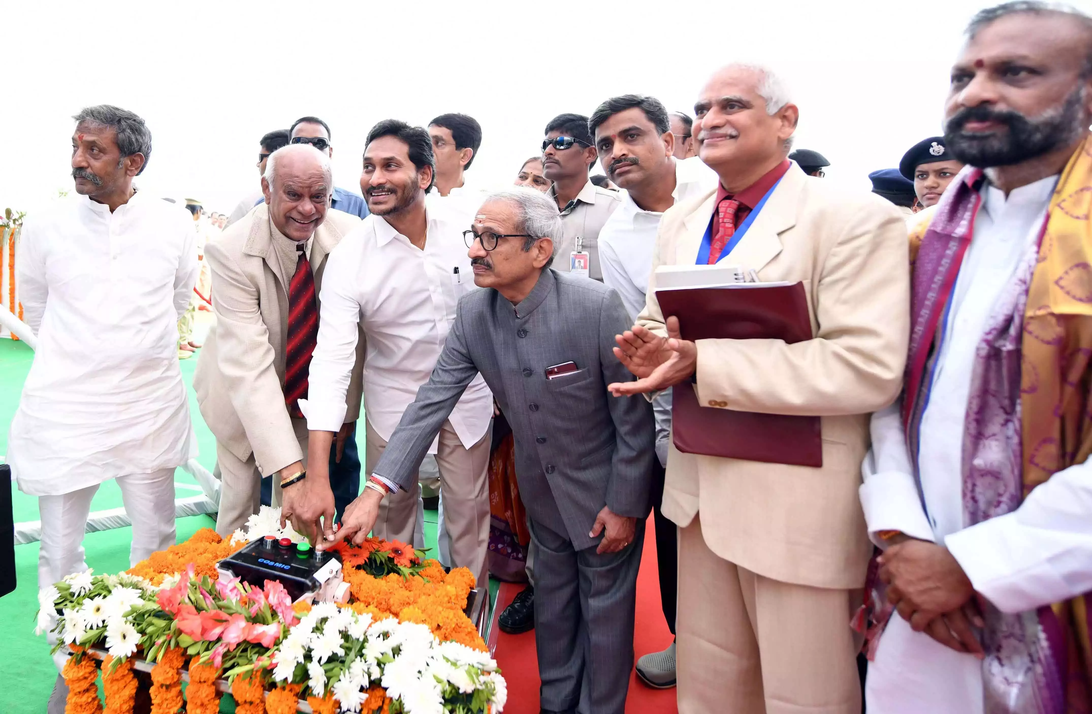 मुख्यमंत्री ने कुरनूल में राष्ट्रीय विधि विश्वविद्यालय की स्थापना