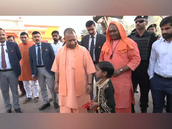 CM  योगी ने बलरामपुर का दौरा किया, देवीपाटन मंदिर में पूजा-अर्चना की