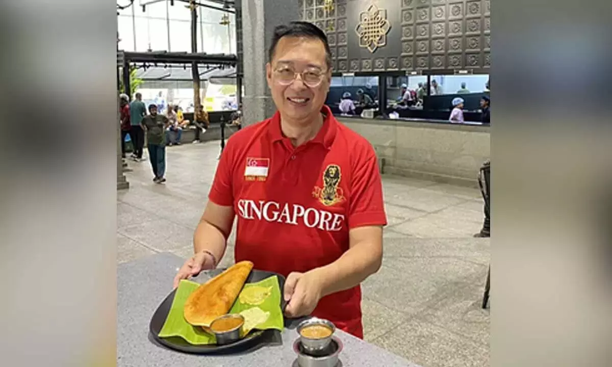 सिंगापुर के दूत ने बेंगलुरु कैफे का दौरा किया