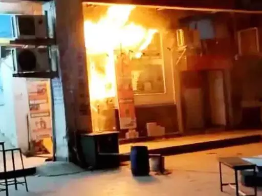 आईडीआईबी बैंक के एटीएम में लगी भयंकर आग