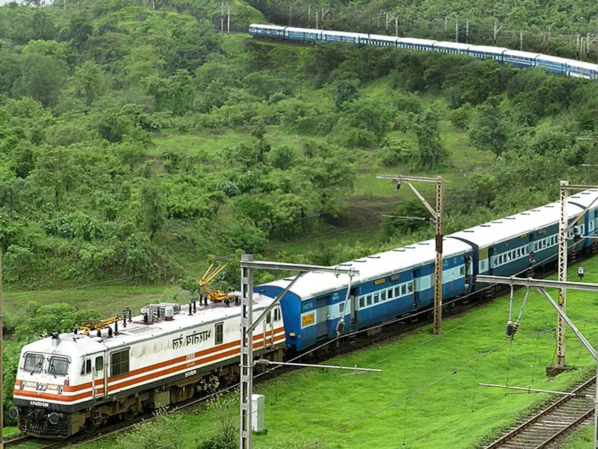 रतलाम मण्डल में ब्लॉक के कारण करीब 8 ट्रेनें निरस्त