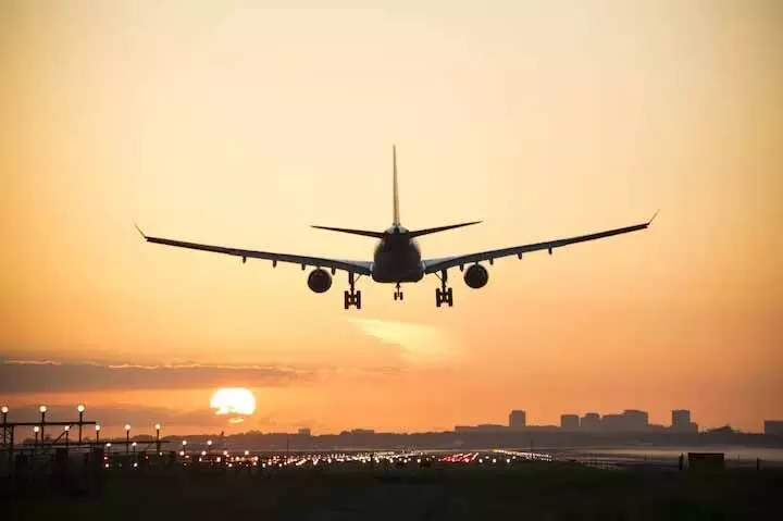 हवाई टिकट के दाम बढ़े, यात्रियों ने की बढ़ोतरी पर लगाम लगाने की मांग