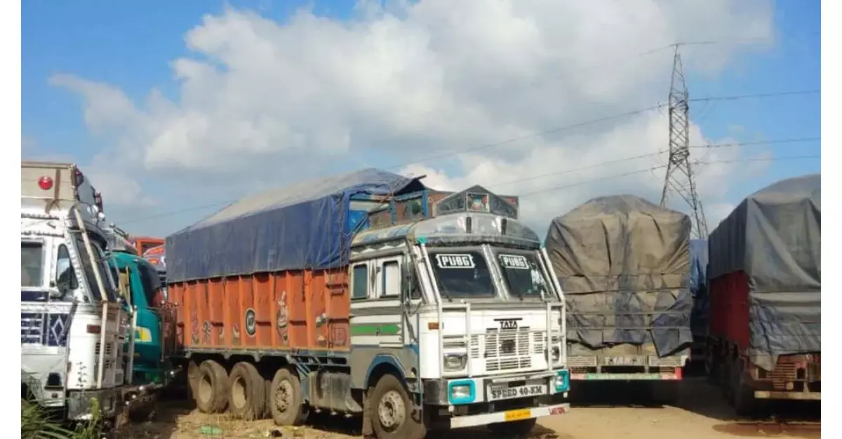 असम भूटान जा रहे पांच कोयला ट्रकों को बक्सा में जब्त कर लिया गया