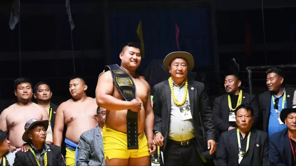 केझासेलुओ-ओ पेनयी ने एएसए कुश्ती चैंपियनशिप का खिताब जीता