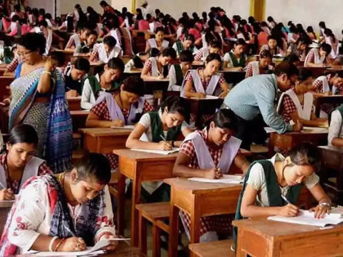 10th Exam: तेलंगाना और आंध्र प्रदेश में सोमवार से 10वीं की परीक्षा शुरू