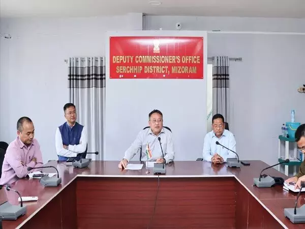 सेरछिप जिला चुनाव अधिकारी पु डेविड लालथंटलुआंगा ने नोडल अधिकारियों की एक बैठक की अध्यक्षता की