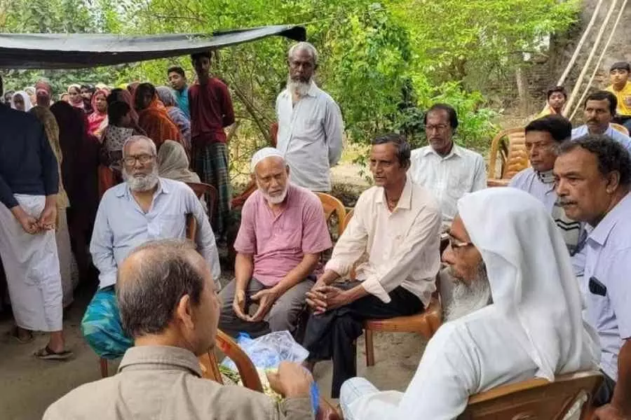 अंतिम यात्रा शत्रुता के युग में सौहार्द की पटकथा लिखती: मुस्लिम ग्रामीणों ने हिंदू पड़ोसी को विदाई दी