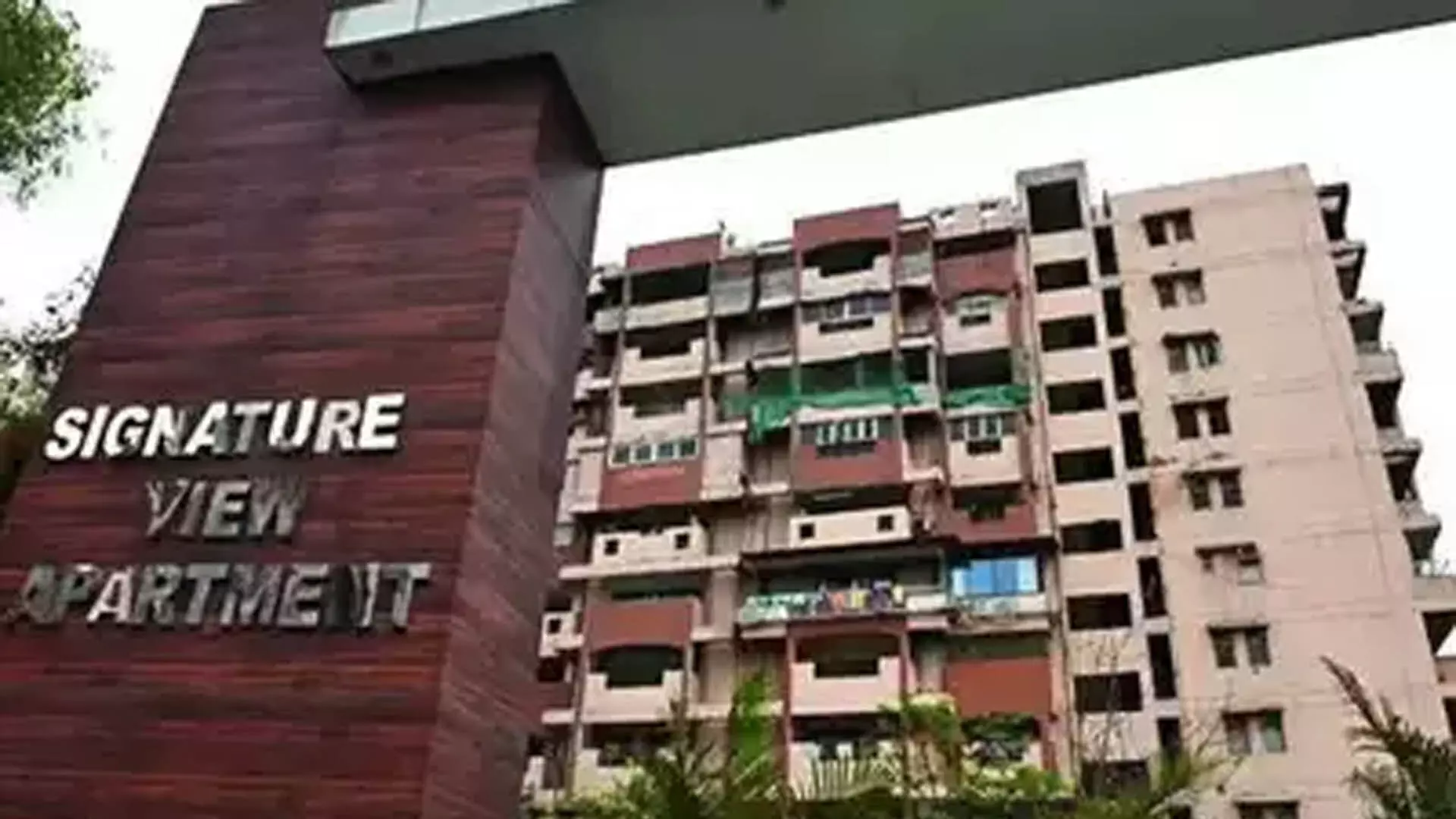 दिल्ली हाई कोर्ट,सिग्नेचर व्यू अपार्टमेंट को खतरनाक घोषित किया