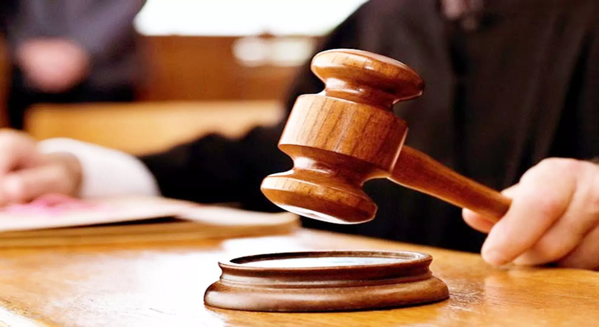मद्रास उच्च न्यायालय ने हत्या के मामले में कांची संत की सहायता करने के लिए न्यायाधीश की बर्खास्तगी को बरकरार रखा