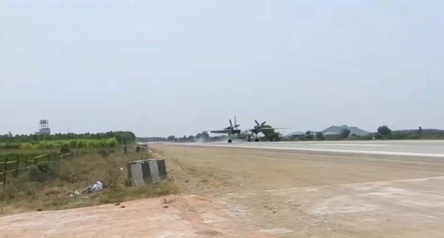 नेशनल हाईवे 16 पर वायु सेना विमान की आपातकालीन लैंडिंग की सुविधा शुरू, VIDEO