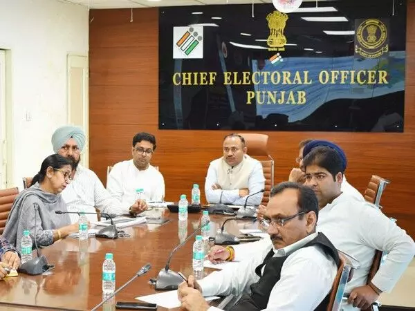 पंजाब के सीईओ ने राजनीतिक दलों के साथ बैठक की, प्रमुख चुनाव प्रक्रिया के बारे में जानकारी दी