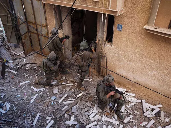 इजरायली सेना ने अस्पताल में लड़ाई में हमास के आंतरिक सुरक्षा अधिकारी को मार डाला