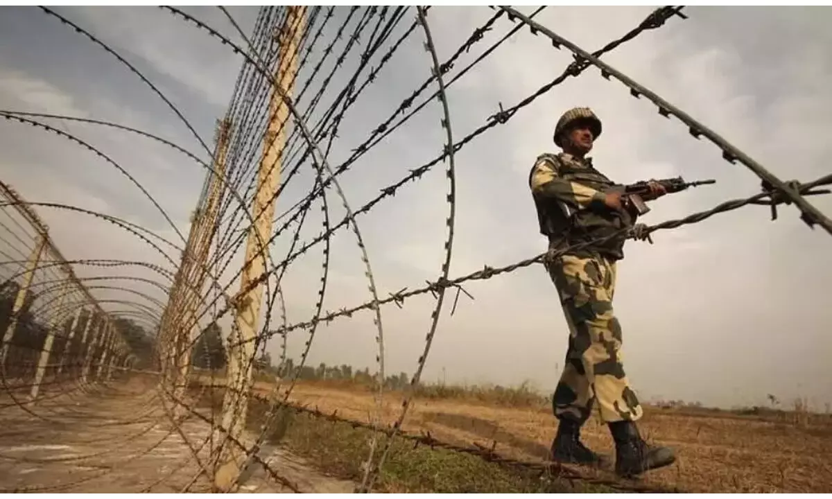 त्रिपुरा सीमा पर बीएसएफ की गोलीबारी में बांग्लादेशी तस्कर मारा गया