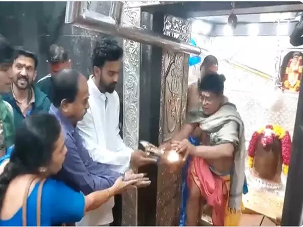 केएल राहुल ने एमपी के उज्जैन में महाकालेश्वर मंदिर में की पूजा-अर्चना