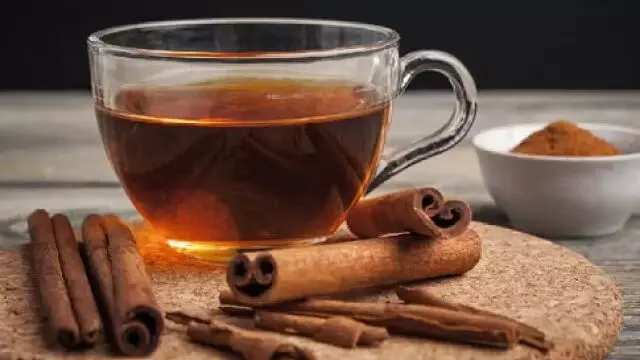 मॉर्निंग टी को Honey Cinnamon Water से करें रिप्लेस, मिलेंगे ये फायदे