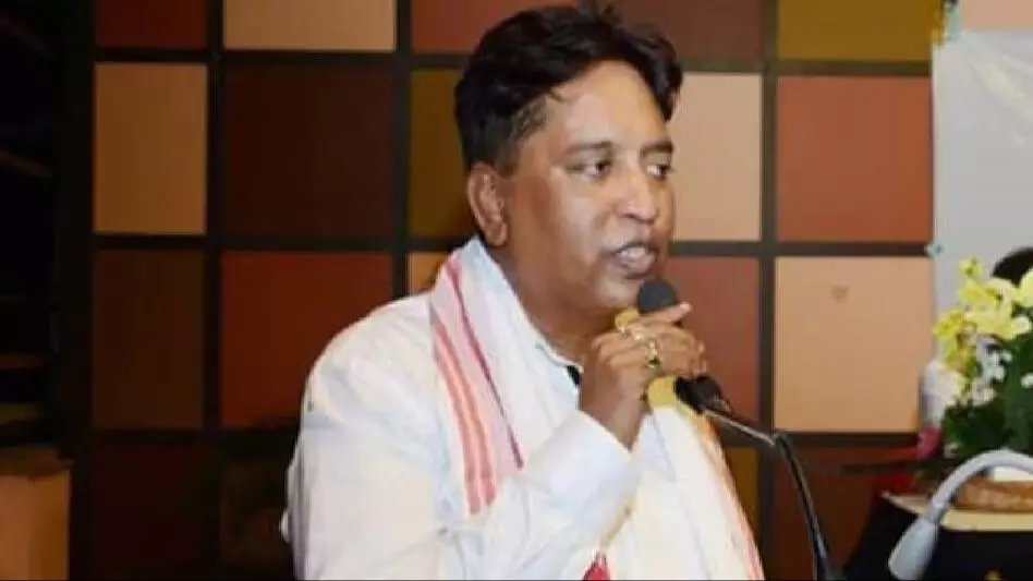 असम टीएमसी ने पार्टी विरोधी कार्यों पर महासचिव अविजीत मजूमदार को निष्कासित कर दिया