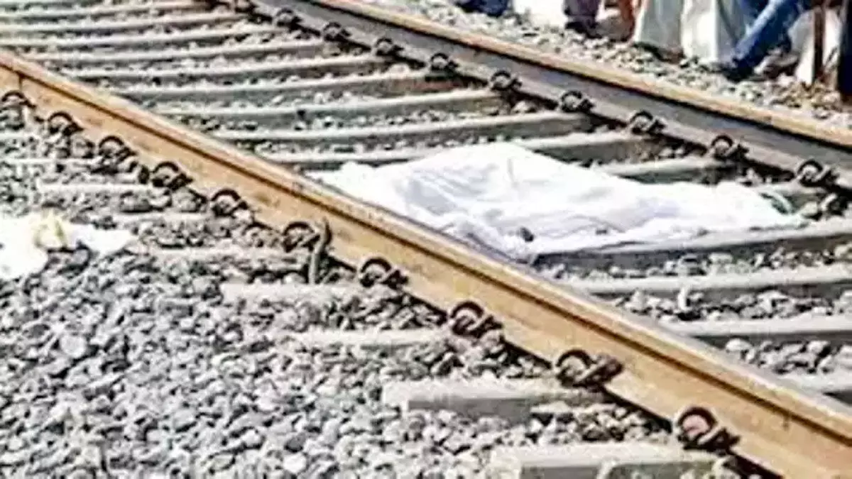 पार कर रहा था रेलवे लाइन ट्रेन की चपेट में आने से व्यक्ति की मौत