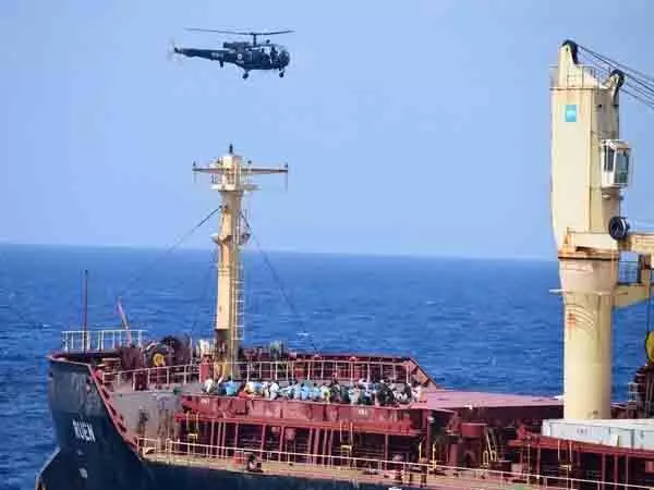 भारतीय नौसेना का साहसिक अभियान उसकी विश्व स्तरीय रक्षा क्षमताओं को प्रदर्शित करता है: विशेषज्ञ