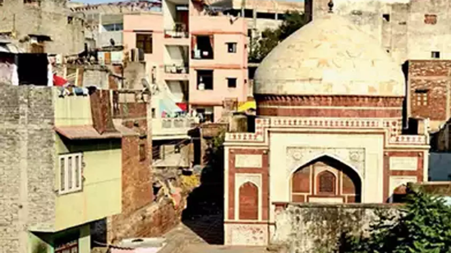 निज़ामुद्दीन में स्मारक गायब, इतिहास लुप्त