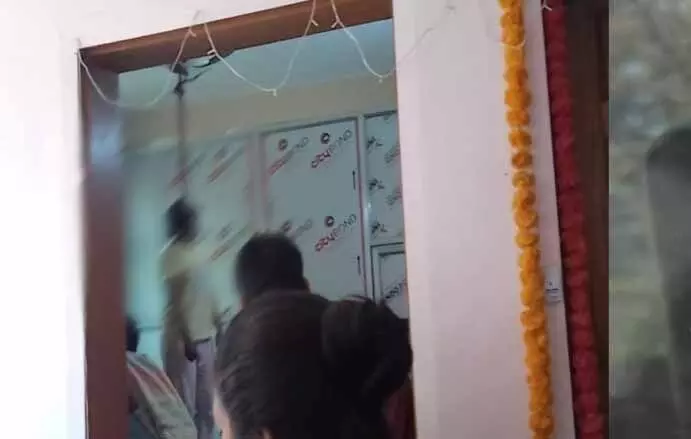 कंप्यूटर कोर्स करने शहर आई छात्रा ने लगाई फांसी, किराए के मकान में मिली लाश