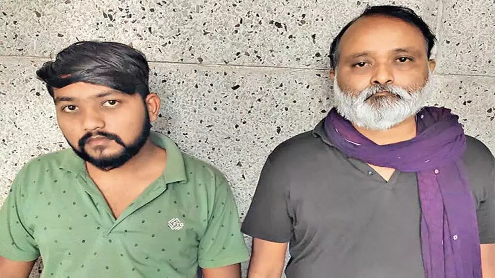 सैला के सुदामदा गांव के भूमाफिया पिता-पुत्र को एसएमसी ने अहमदाबाद से गिरफ्तार किया