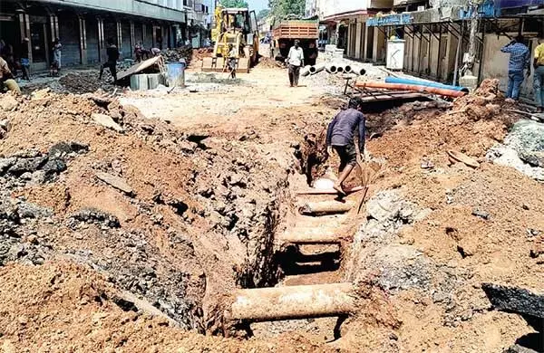 सड़क की खुदाई से हमारा और हमारे बच्चों का दम घुट रहा: पोंजेकर ने अदालत का रुख किया