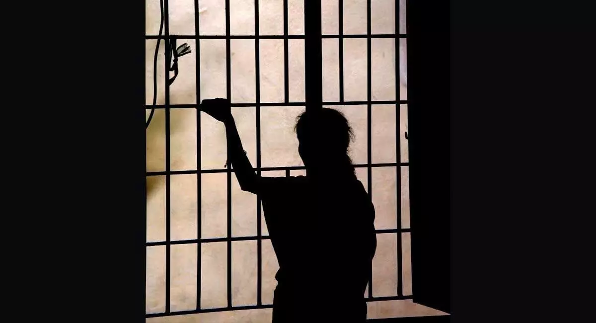 ओडिशा की झारपाड़ा जेल में अत्यधिक भीड़ अधिकारियों और कैदियों के लिए एक चुनौती