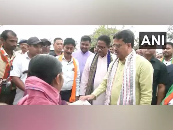 त्रिपुरा के मुख्यमंत्री ने गोलाघाटी निर्वाचन क्षेत्र में घर-घर जाकर प्रचार किया