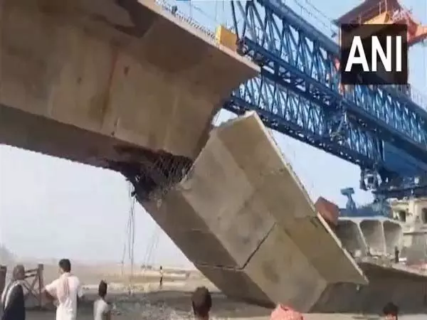 बड़ा हादसा: सुपौल में निर्माणाधीन पुल गिरने से 1 की मौत, कई घायल