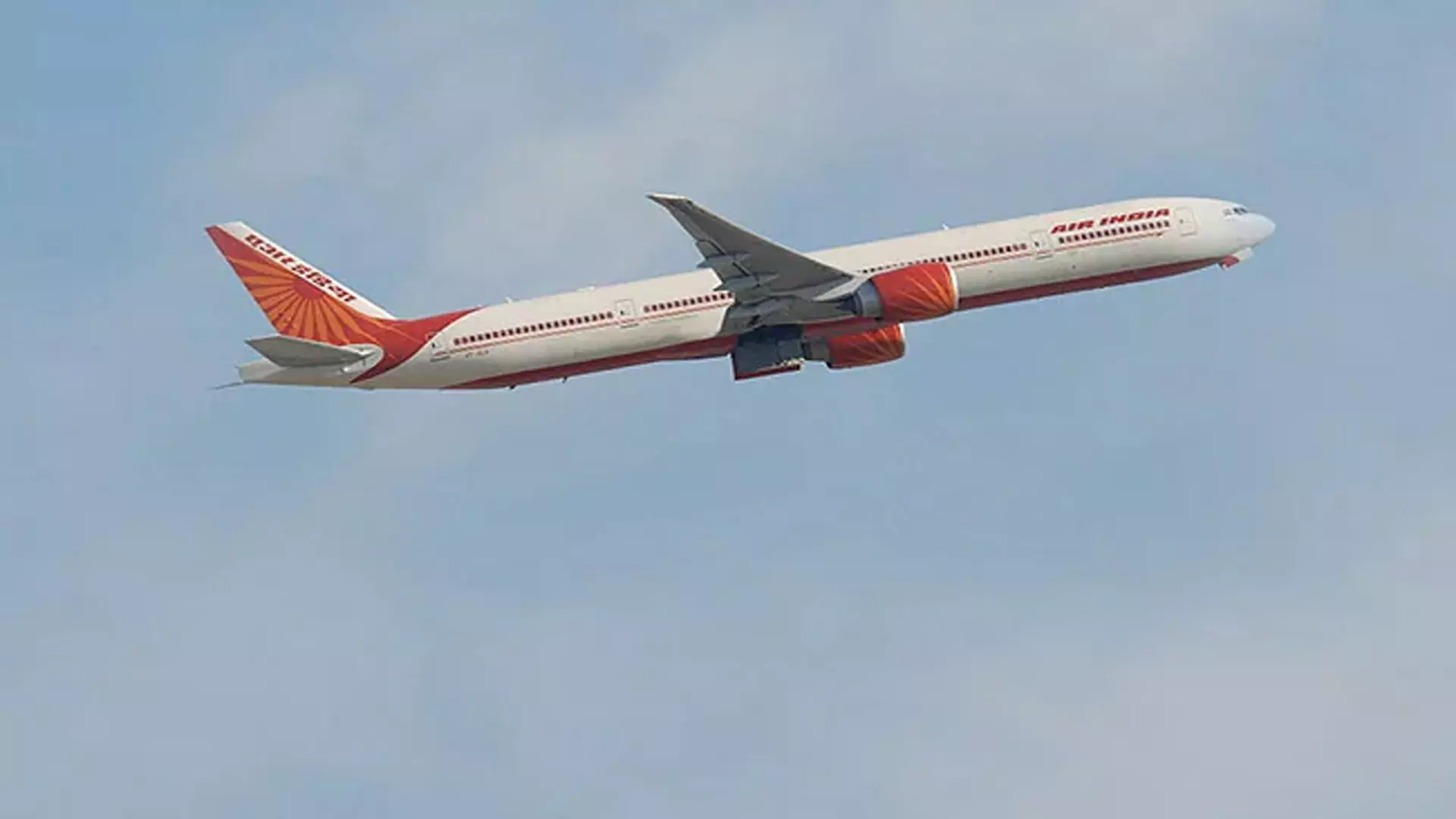 क्रू सुरक्षा दिशानिर्देशों का उल्लंघन करने पर एयर इंडिया पर ₹80 लाख का लगाया जुर्माना