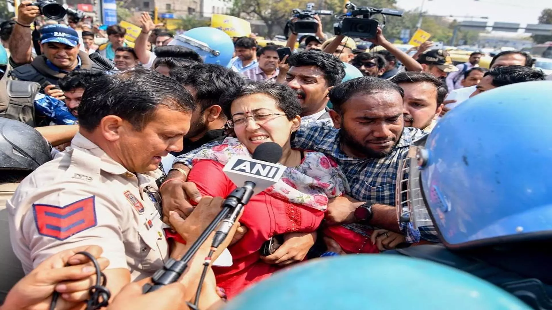 केजरीवाल की गिरफ्तारी के विरोध में AAP नहीं मनाएगी होली, करेगी PM आवास का घेराव