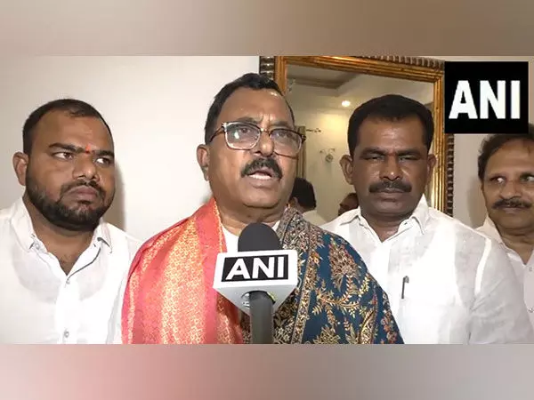 तेलंगाना कांग्रेस नेता ने अरविंद केजरीवाल की गिरफ्तारी की निंदा की, इसे राजनीतिक बताया