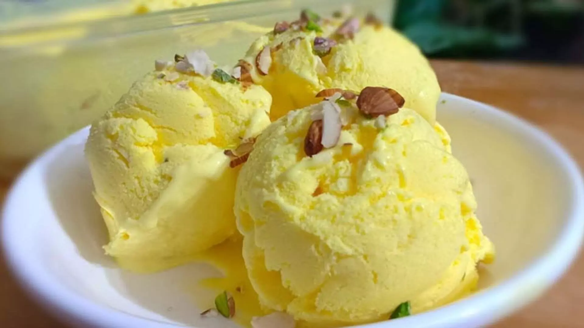 कस्टर्ड आइसक्रीम का स्वाद आपकी गर्मियों को मज़ेदार बना देगा