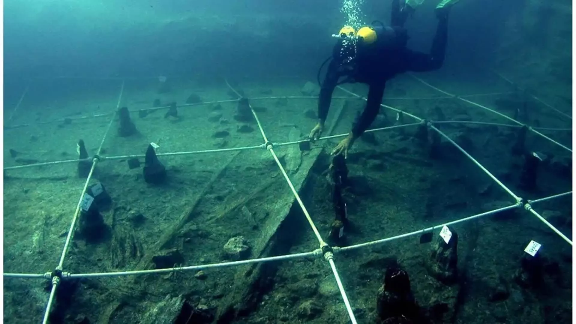 भूमध्य सागर में मिली इटली की 7,000 वर्ष पुरानी डोंगियाँ
