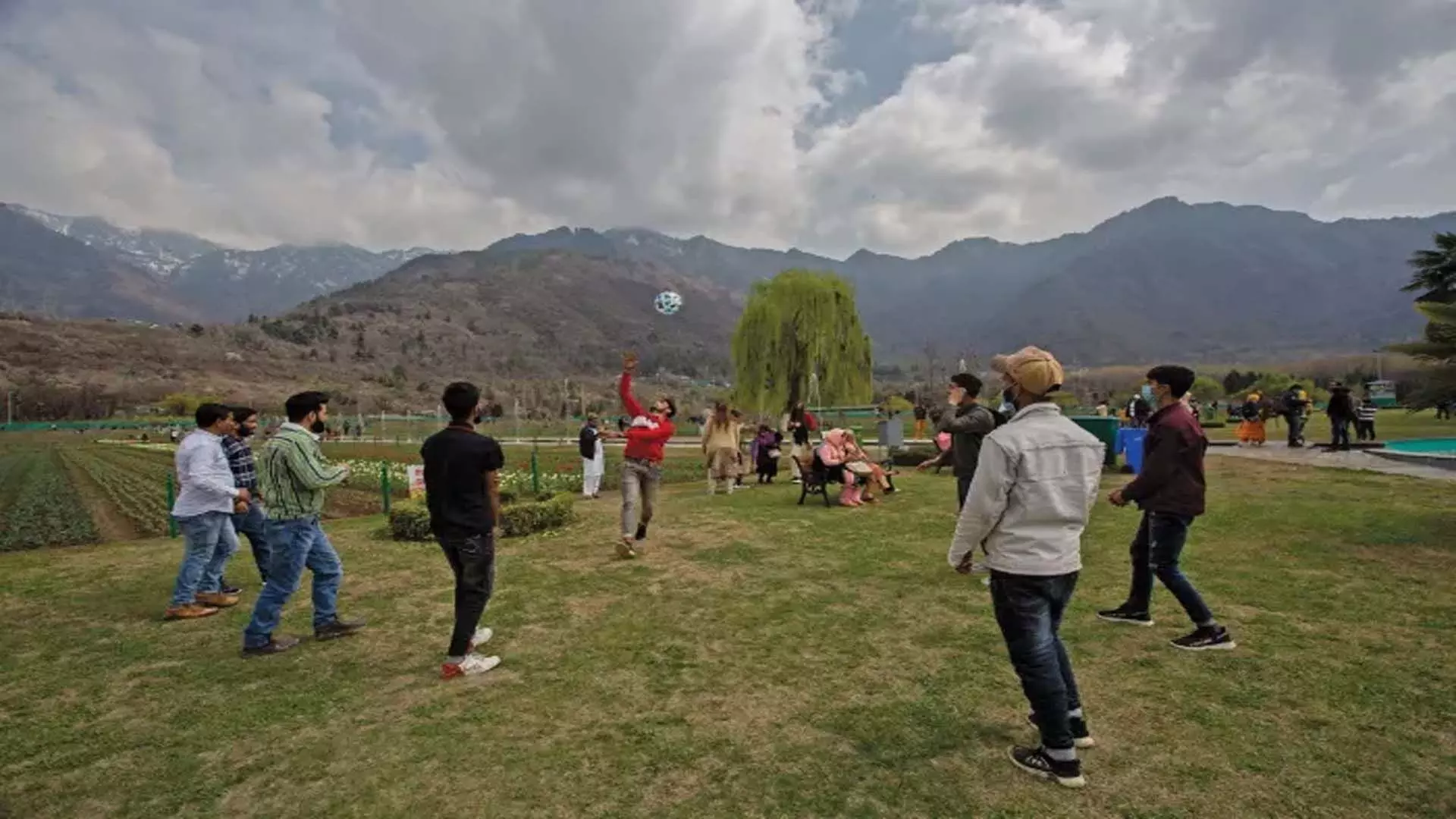श्रीनगर: जनता के लिए ट्यूलिप गार्डन खुला