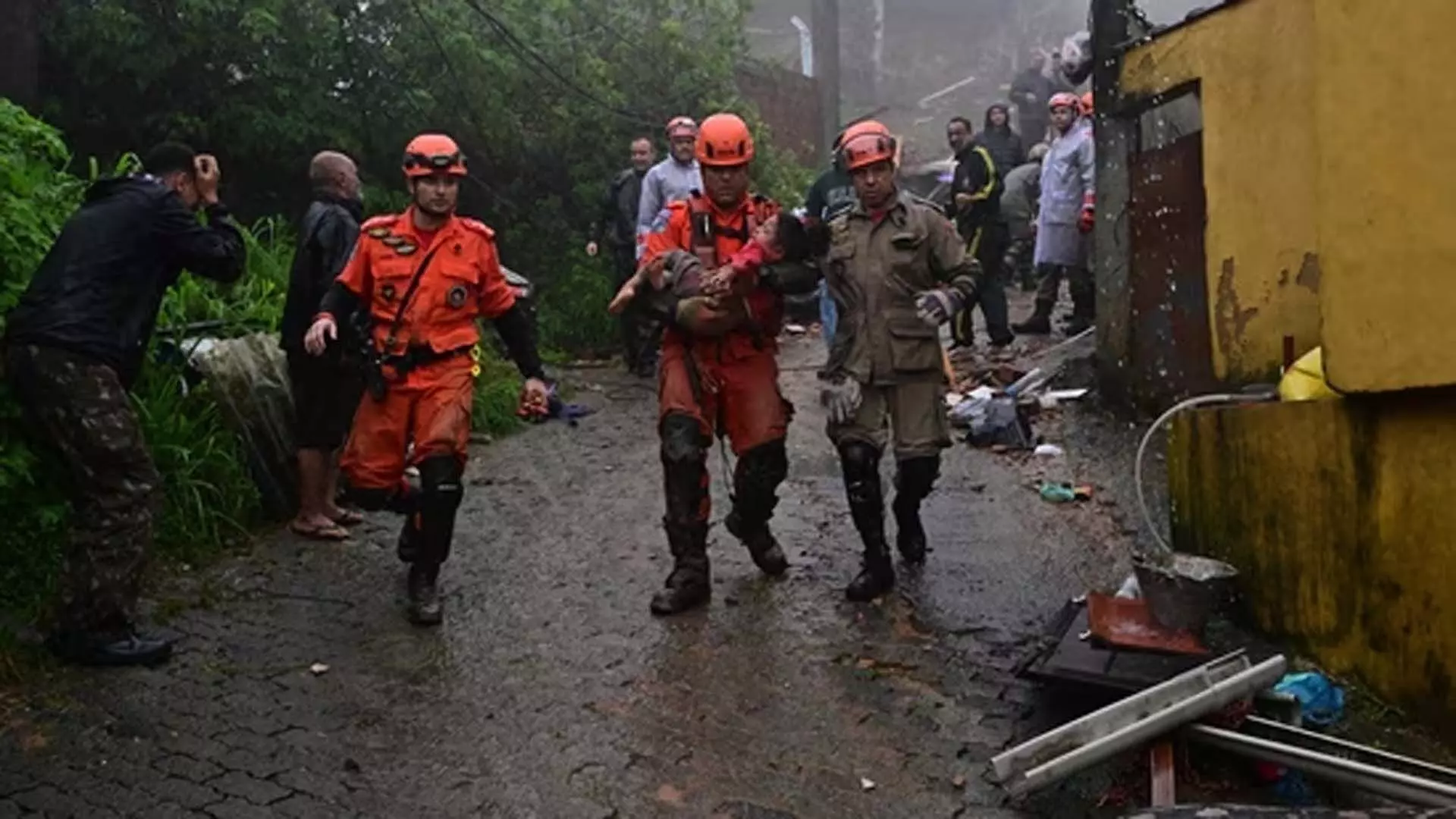 ब्राज़ील में शक्तिशाली तूफ़ान से 12 लोगों की मौत