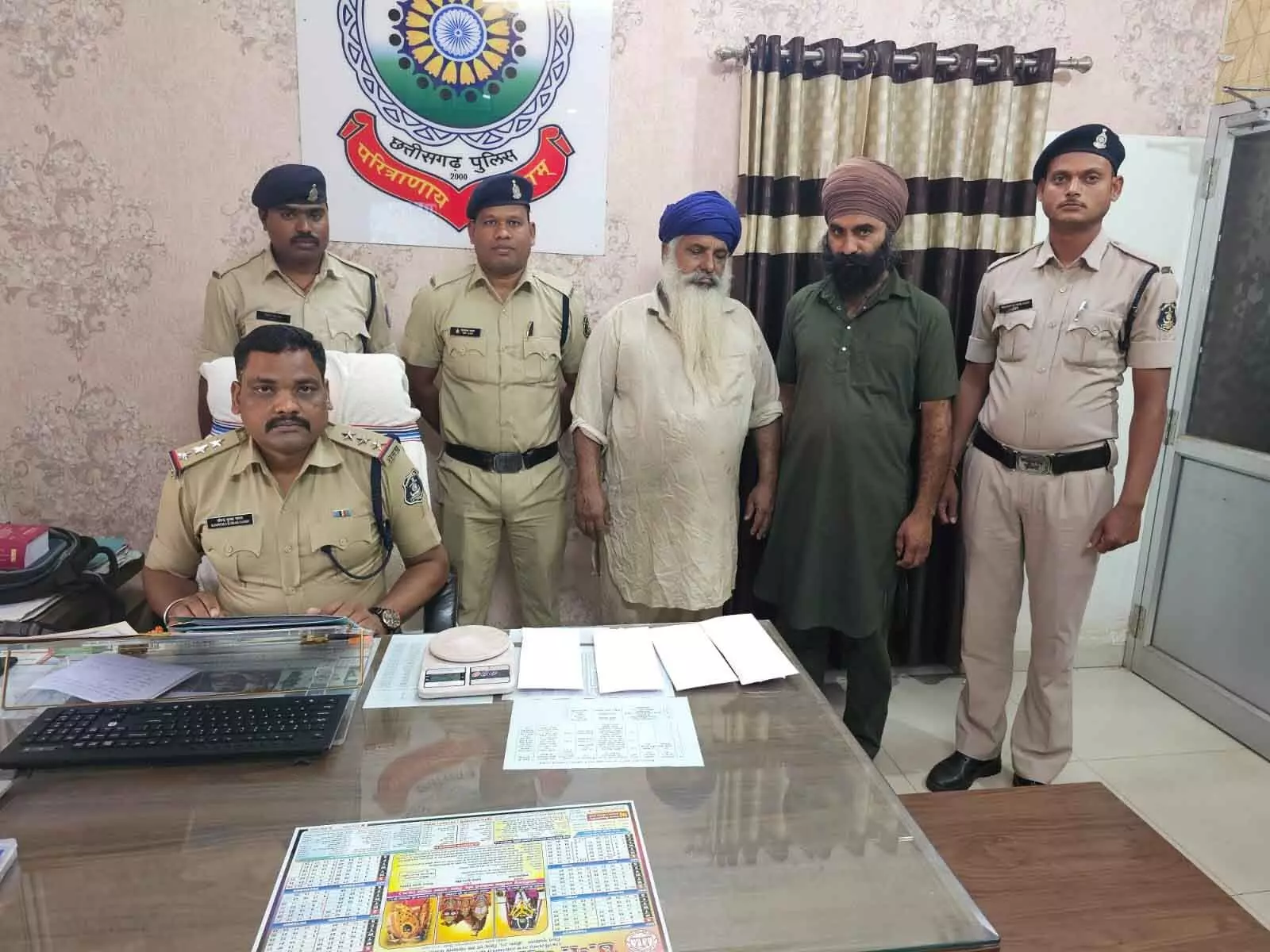 रायपुर में अफीम जब्त, दो गिरफ्तार